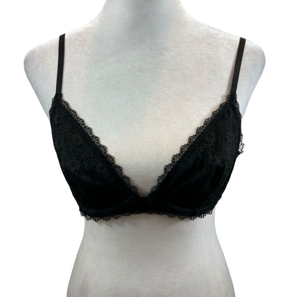 Ladies Victoria’s‎ Secret Brand Black Lace Bralette with Underwire Size Medium
